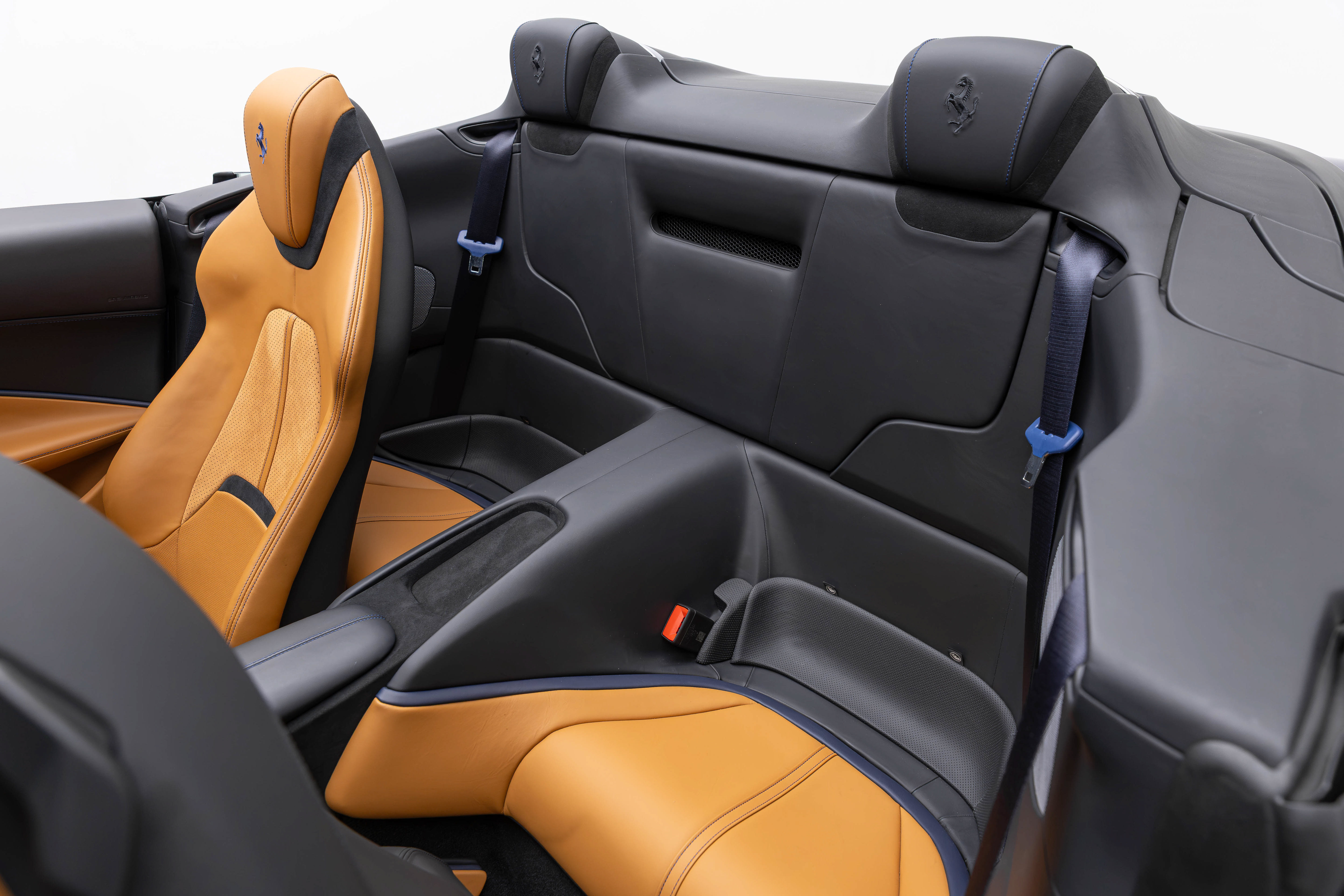 Used 2025 Ferrari Roma Spider RWD image 46
