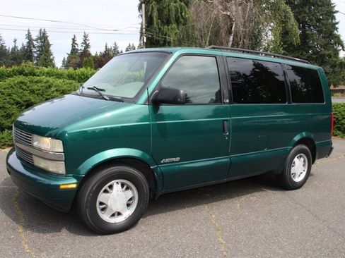 Used 1998 Chevrolet Astro LS RWD image 1