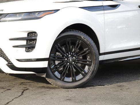 New 2025 Land Rover Range Rover Evoque Dynamic SE AWD/4WD image 2