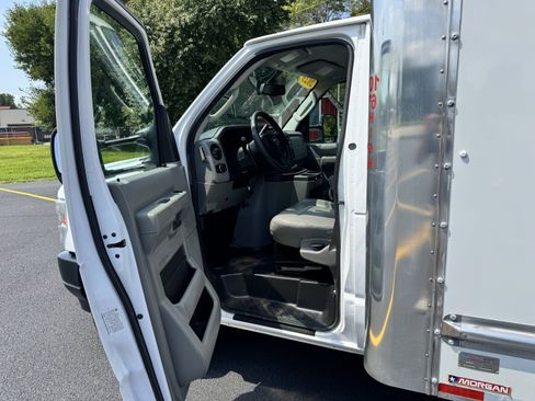 Used 2023 Ford E-350 and Econoline 350 Super Duty w/ Driver's Safety Package RWD image 13