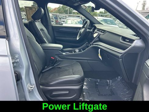 Used 2025 Jeep Grand Cherokee L Altitude RWD image 25