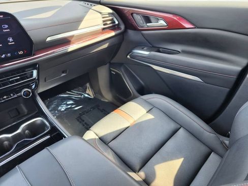 Used 2024 Chevrolet Traverse RS w/ LPO, Floor Liner Package AWD/4WD image 13