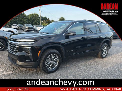 New 2026 Chevrolet Traverse LT w/ Driver Confidence Package FWD image 1