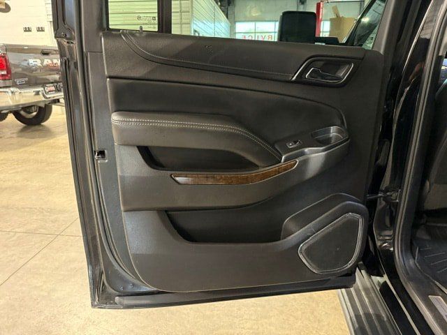 Used 2016 Chevrolet Suburban LT w/ Luxury Package AWD/4WD image 44