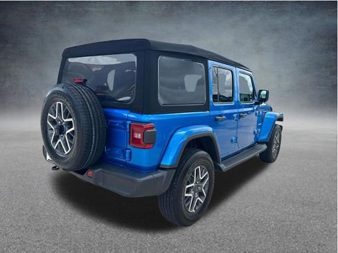 Used 2024 Jeep Wrangler Unlimited Sahara AWD/4WD image 10