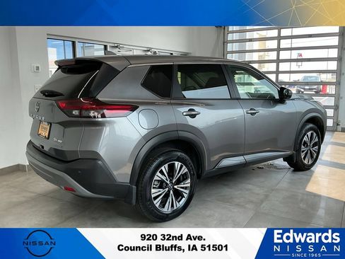 Used 2023 Nissan Rogue SV AWD/4WD image 7