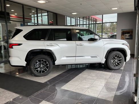 New 2026 Toyota Sequoia Platinum AWD/4WD image 5