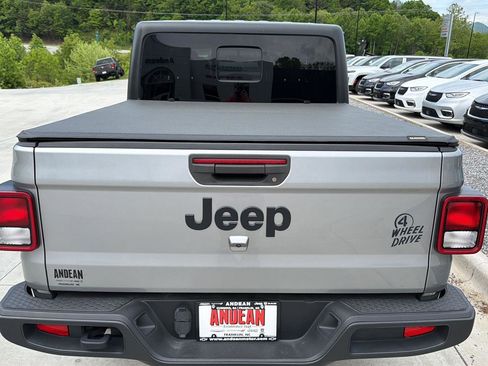 Used 2021 Jeep Gladiator Sport AWD/4WD image 4