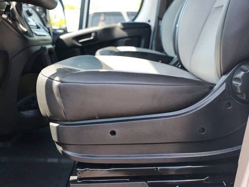 Used 2026 RAM ProMaster 2500 w/ Convenience Group FWD image 18