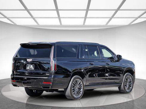 Used 2025 Cadillac Escalade ESV Sport Platinum w/ LPO, Floor Liner Package image 4