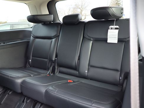 Used 2025 Ford Expedition Platinum image 12