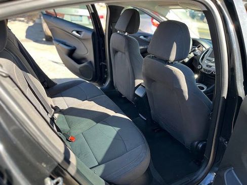Used 2018 Chevrolet Cruze LS image 10