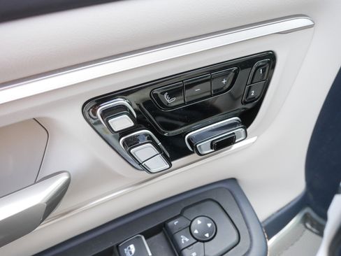 Used 2025 RAM 1500 Tungsten AWD/4WD image 25
