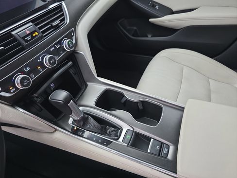 Used 2019 Honda Accord EX-L image 24