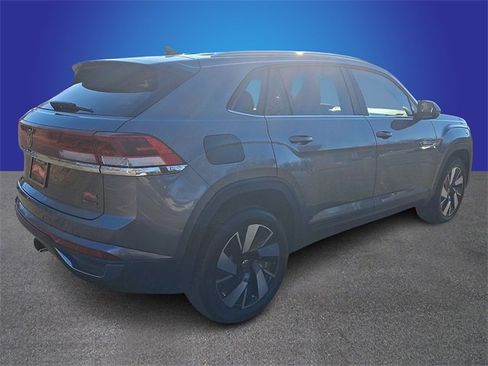Used 2024 Volkswagen Atlas Cross Sport SE image 4