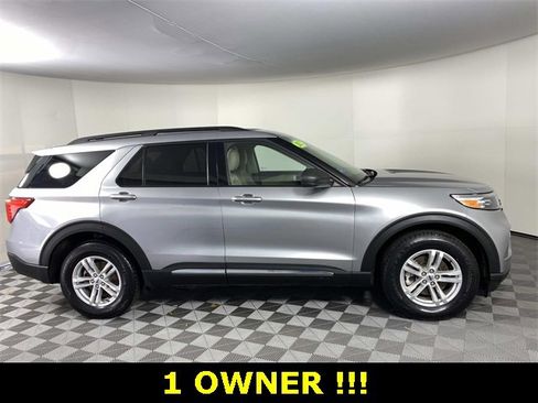 Used 2022 Ford Explorer XLT w/ Equipment Group 202A image 6