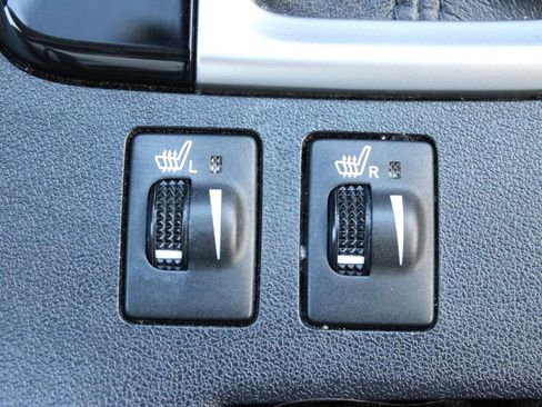 Used 2019 Toyota Highlander XLE image 22