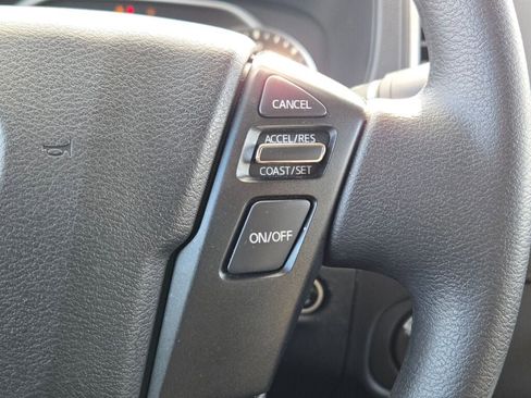 Used 2024 Nissan Frontier SV image 33