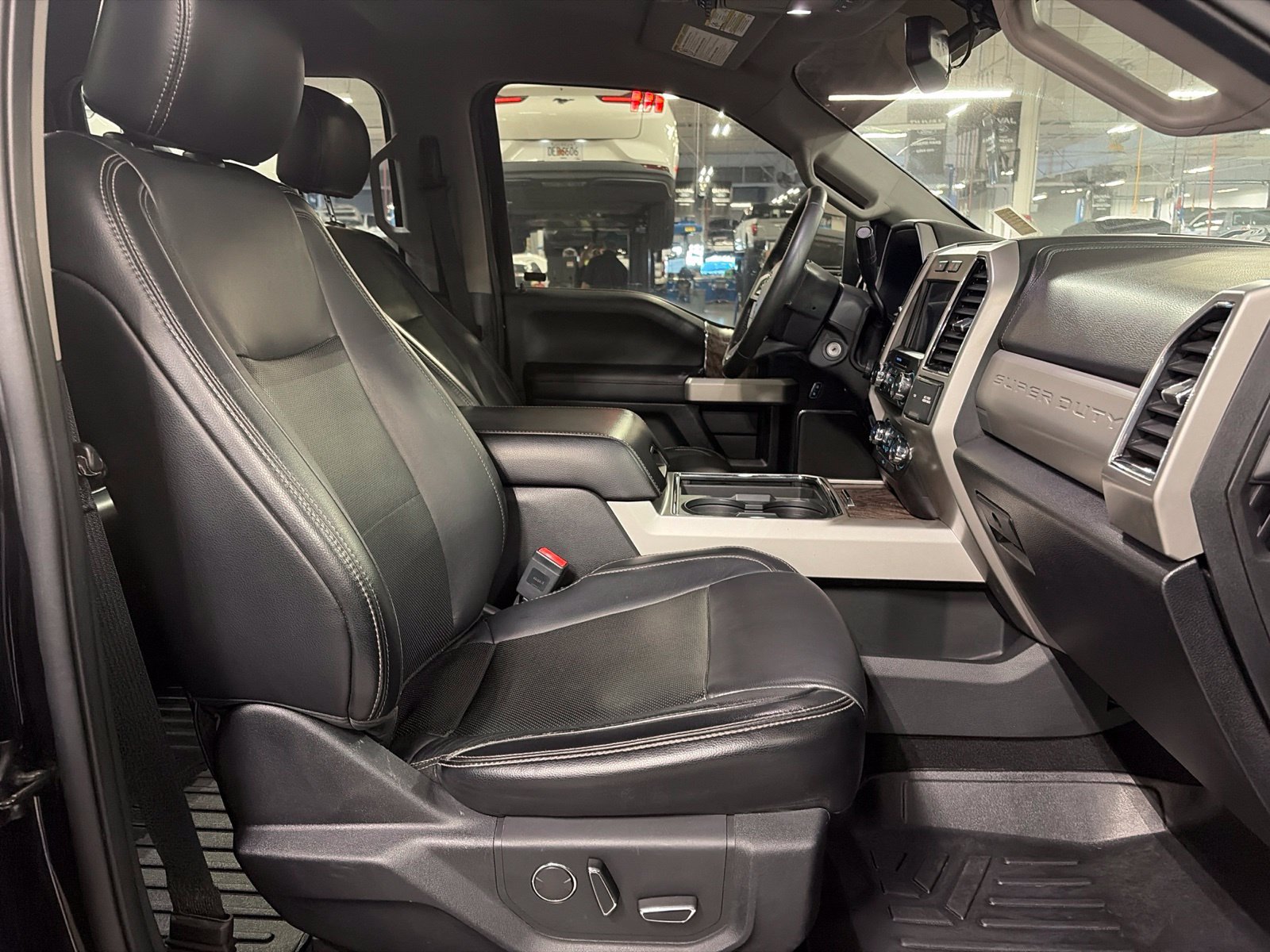 Used 2019 Ford F250 Lariat w/ Chrome Package AWD/4WD image 22