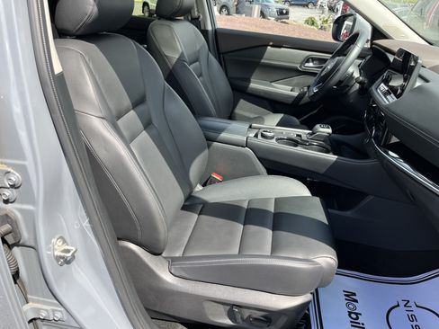 Used 2023 Nissan Rogue SL w/ SL Premium Package AWD/4WD image 3