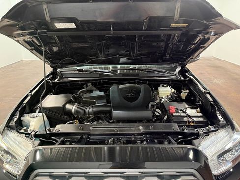 Used 2021 Toyota Tacoma TRD Off-Road w/ Technology Package image 19