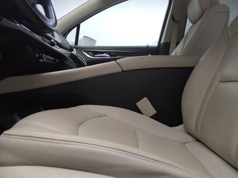 Used 2020 Buick Enclave Premium w/ Sun and Sites Package FWD image 17
