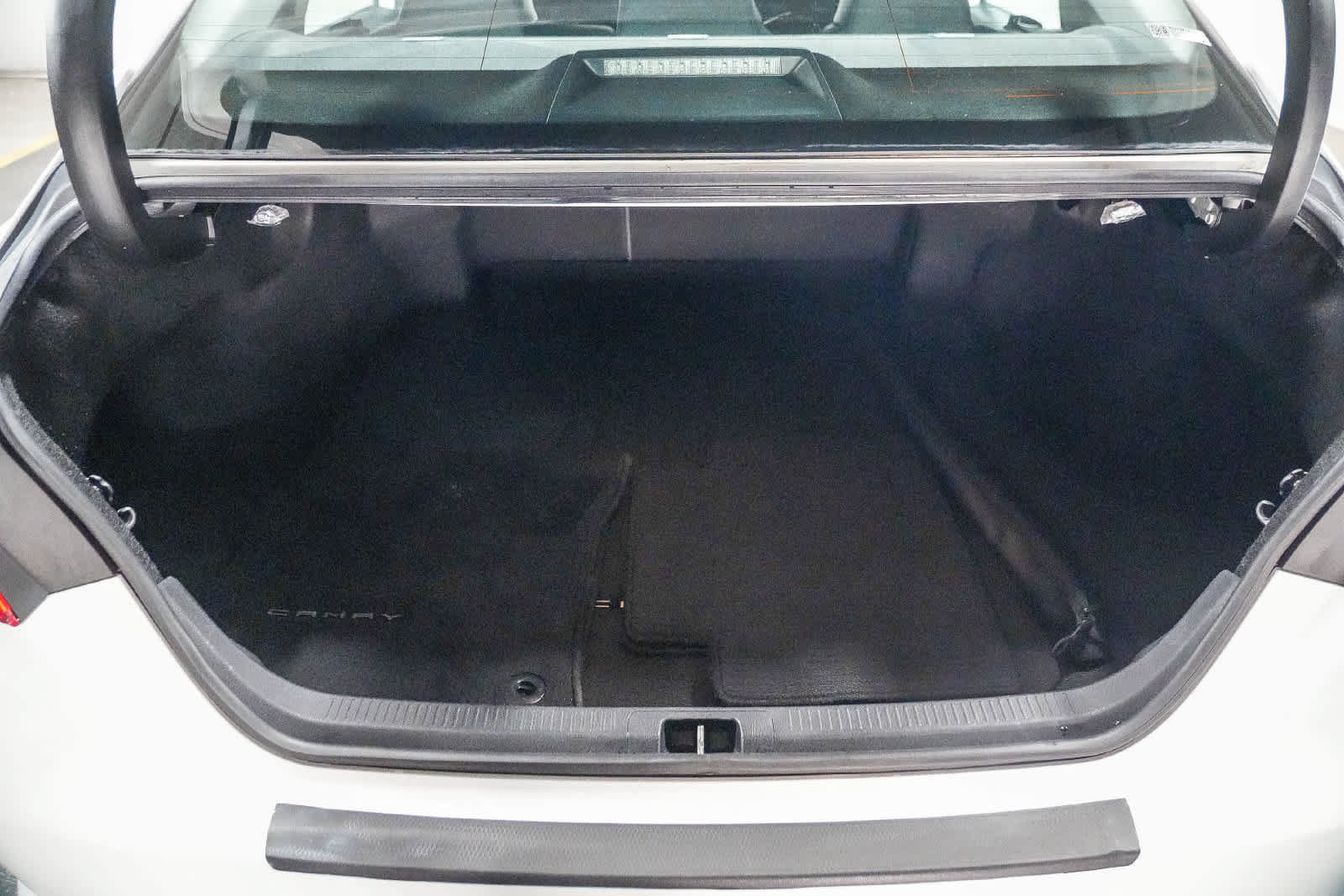 Used 2019 Toyota Camry SE w/ Carpet Mat Package FWD image 27