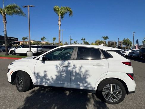 Used 2023 Hyundai Kona SE w/ Cargo Package image 5