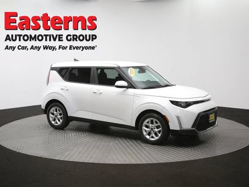 Used 2023 Kia Soul LX w/ Option Group 015 FWD image 49