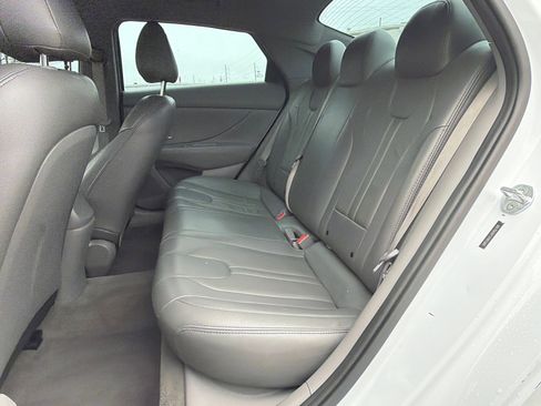 Certified 2022 Hyundai Elantra SEL image 20