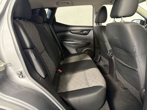 Used 2022 Nissan Rogue Sport SV AWD/4WD image 31