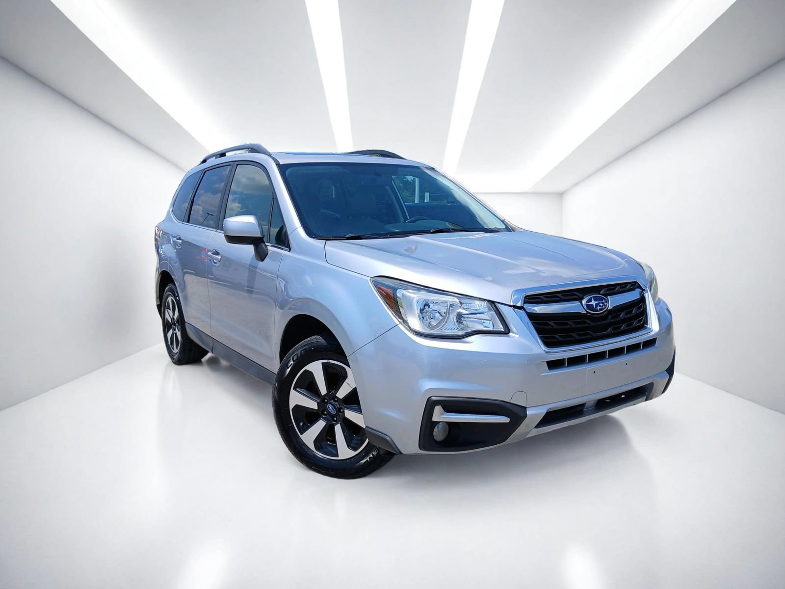 Used 2017 Subaru Forester 2.5i Limited AWD/4WD image 2