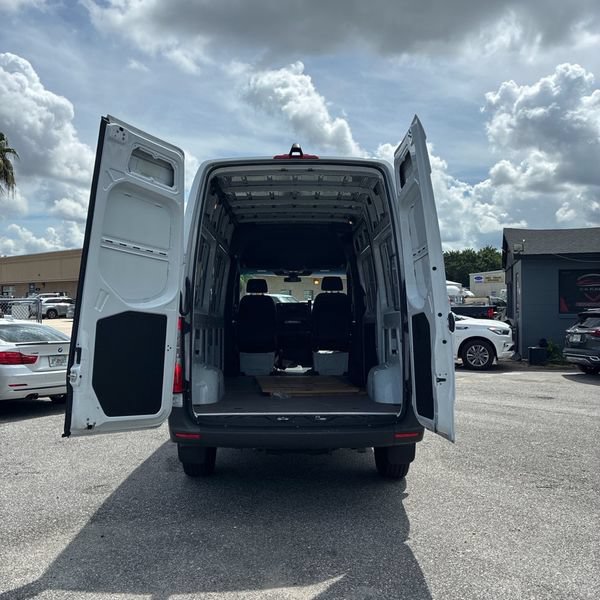Used 2025 Mercedes-Benz Sprinter 2500 image 22