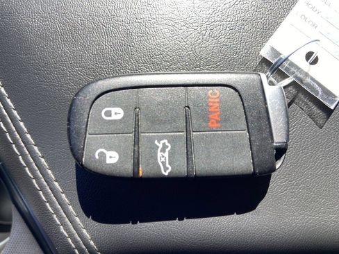 Used 2015 Dodge Challenger R/T Plus RWD image 33