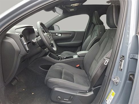 Certified 2023 Volvo C40 P8 Recharge Ultimate w/ Protection Package Premier image 14