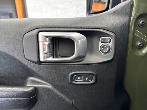 Used 2020 Jeep Wrangler Unlimited Rubicon AWD/4WD image 38