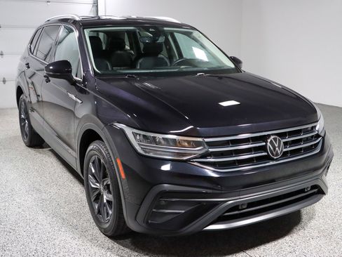 Used 2023 Volkswagen Tiguan SE image 5