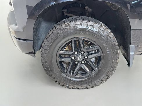 Used 2022 Chevrolet Silverado 1500 Custom Trail Boss AWD/4WD image 25