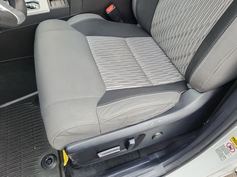 Used 2014 Toyota Tundra SR5 image 8