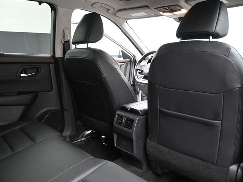 Used 2023 Nissan Rogue SV w/ SV Premium B Package AWD/4WD image 21