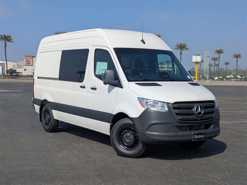 New 2025 Mercedes-Benz Sprinter 2500 image 1