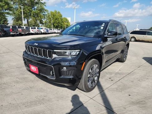 New 2025 Jeep Grand Cherokee L Overland w/ Luxury Tech Group IV image 3