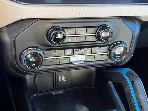 Used 2023 Ford Bronco Wildtrak image 22