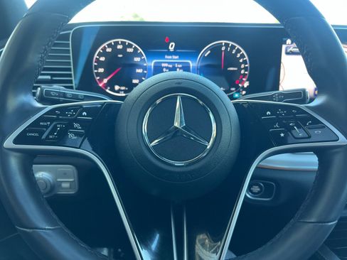 Used 2024 Mercedes-Benz GLE 450e 4MATIC image 23