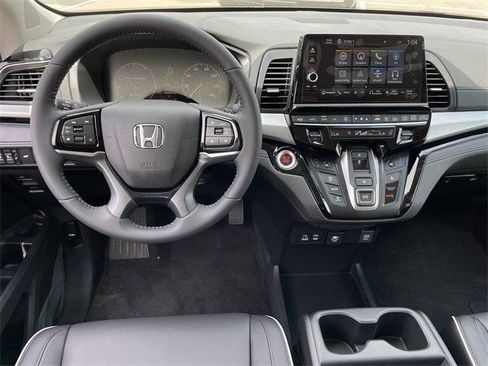 New 2026 Honda Odyssey Touring image 11