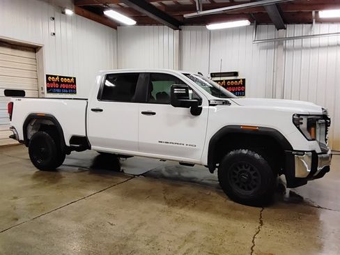 Used 2024 GMC Sierra 2500 Pro w/ 1SA Pro Safety Plus Package image 2