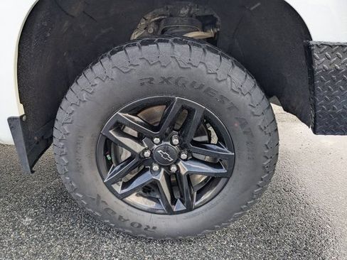 Used 2021 Chevrolet Silverado 1500 LT Trail Boss w/ Convenience Package II AWD/4WD image 9