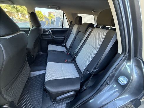Used 2014 Toyota 4Runner SR5 AWD/4WD image 13