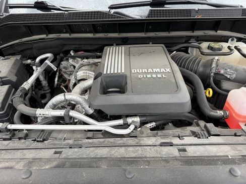 Used 2023 Chevrolet Silverado 1500 LTZ w/ Technology Package AWD/4WD image 35