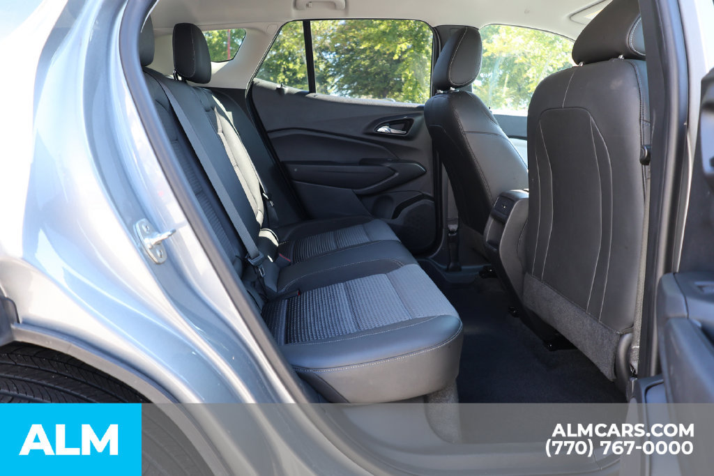 Used 2025 Chevrolet Trax LT FWD image 21